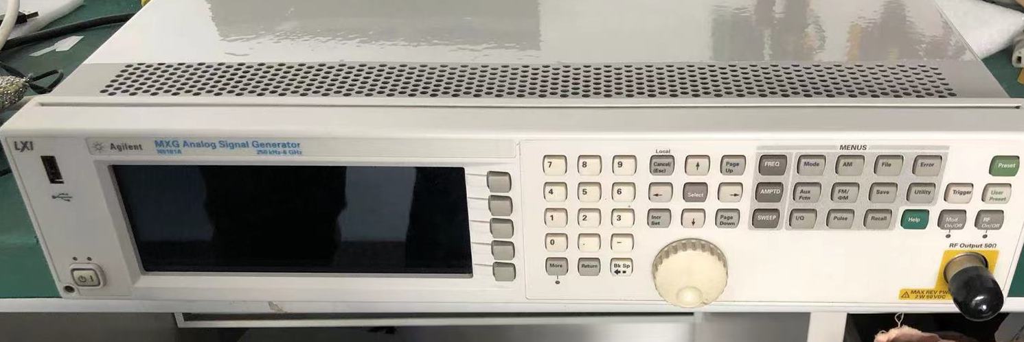 6501040260452.jpg 信號(hào)源N5182A 3.jpg